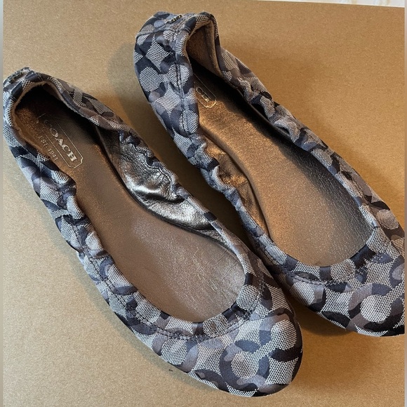 Coach "Aly" C Logo Signature Tan Gray & Black Camo Ballet Flats Shoes Size 7.5B - Picture 1 of 15